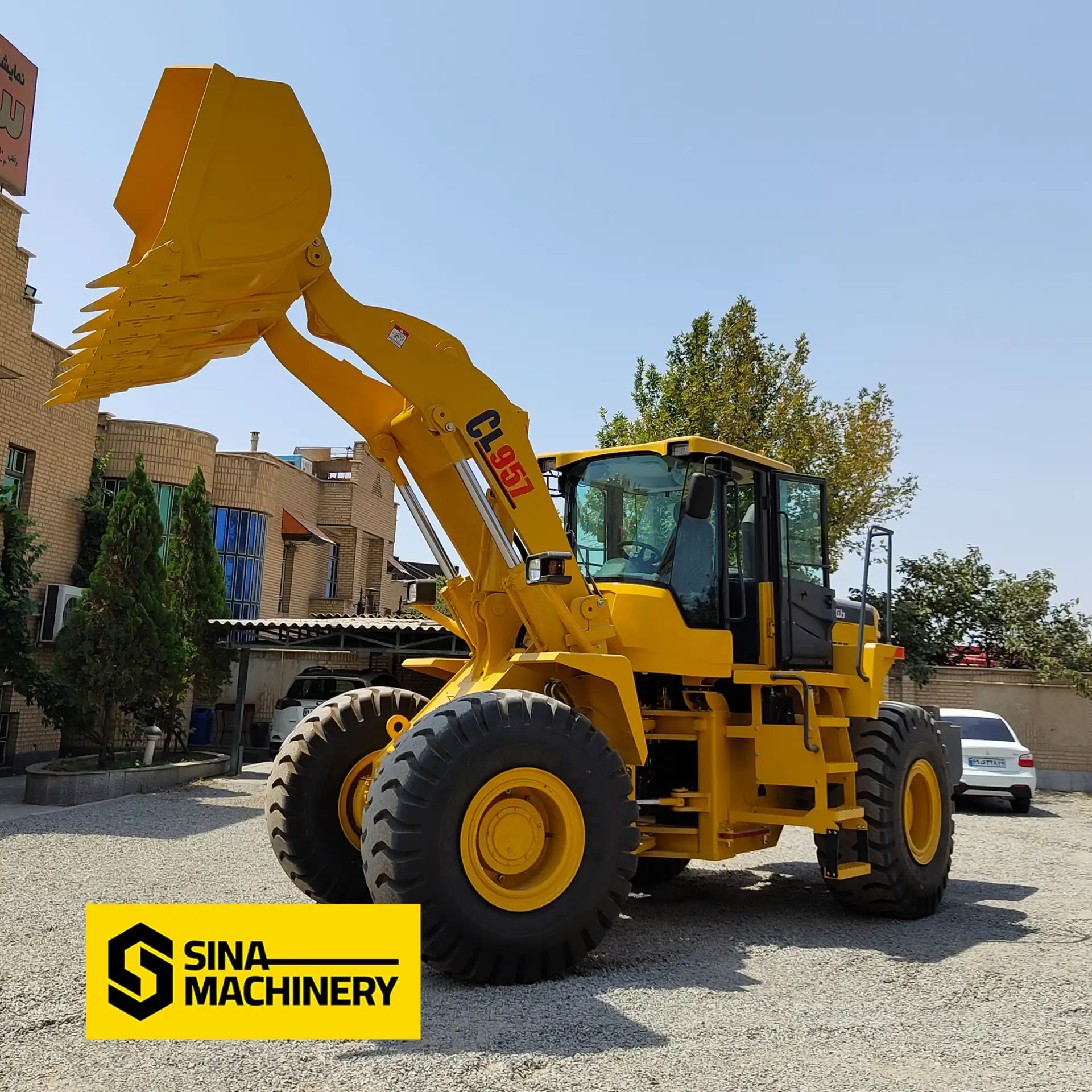 لودر دلتا راه ماشین ۵ تن cl95 نمایشگاه سینا از نمای چپ