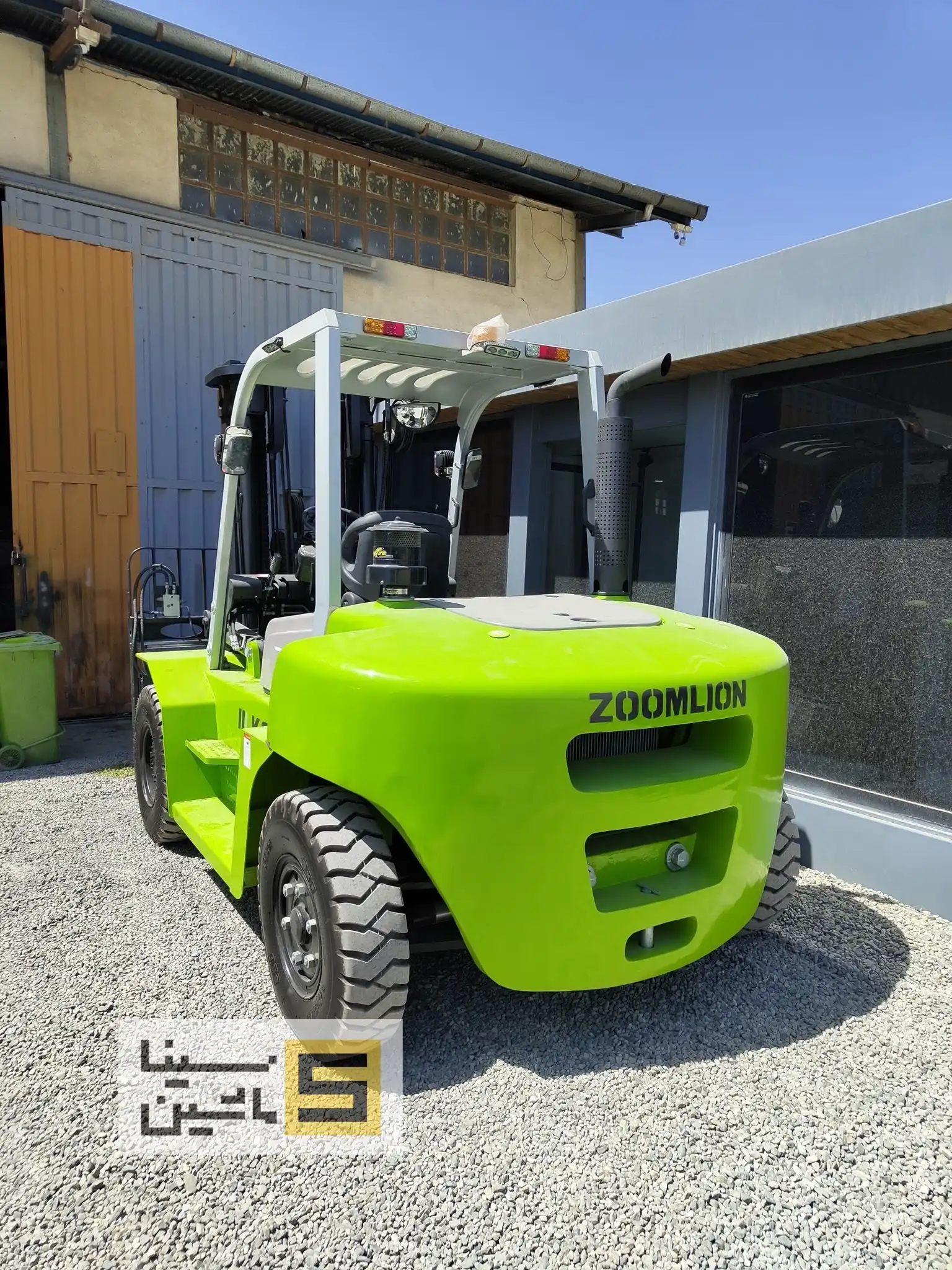 لفتراک ۷ تن دیزل کارا نمای عقبی FD70