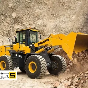 لودر شانتویی SL58H در حال بارگیری خاک روی دامپتراک در معدن