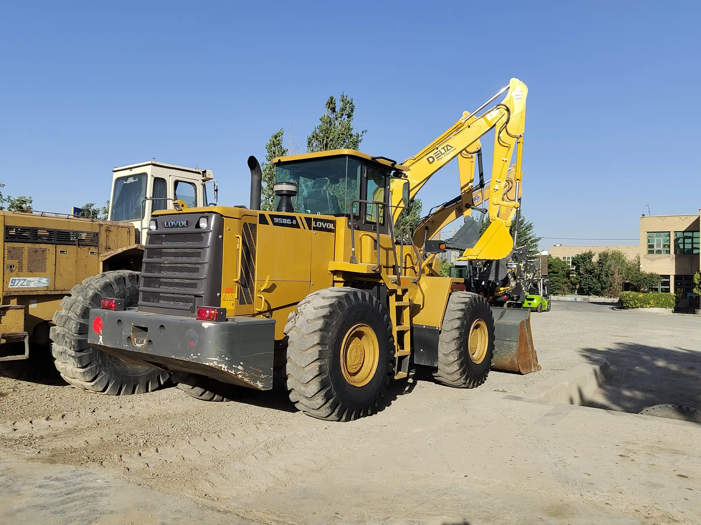 خرید لودر لوول ۵ تن FR958-GII نمای سه رخ چپ