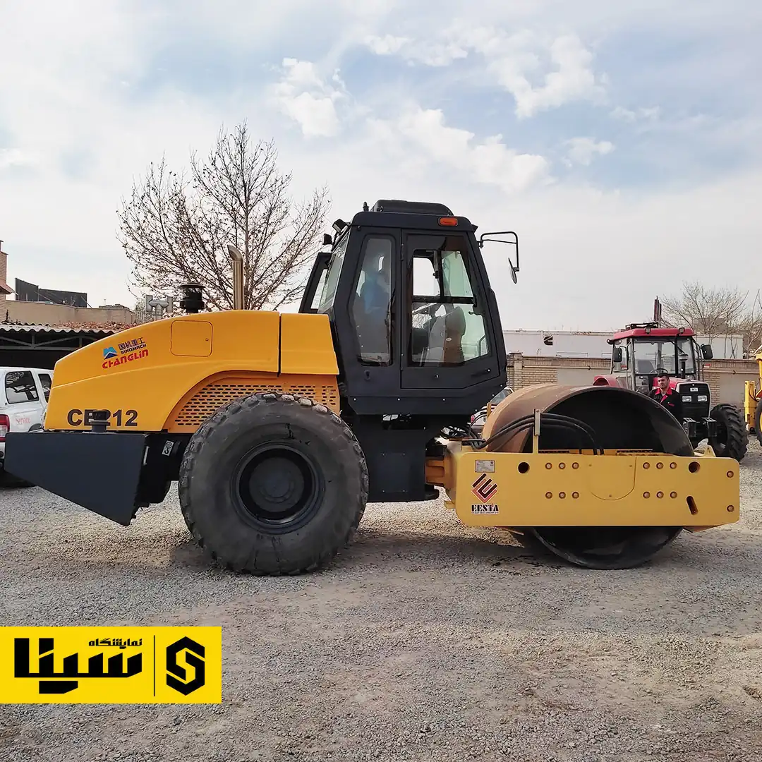 غلتک راهسازی چانگلین CE212 نمای کناری