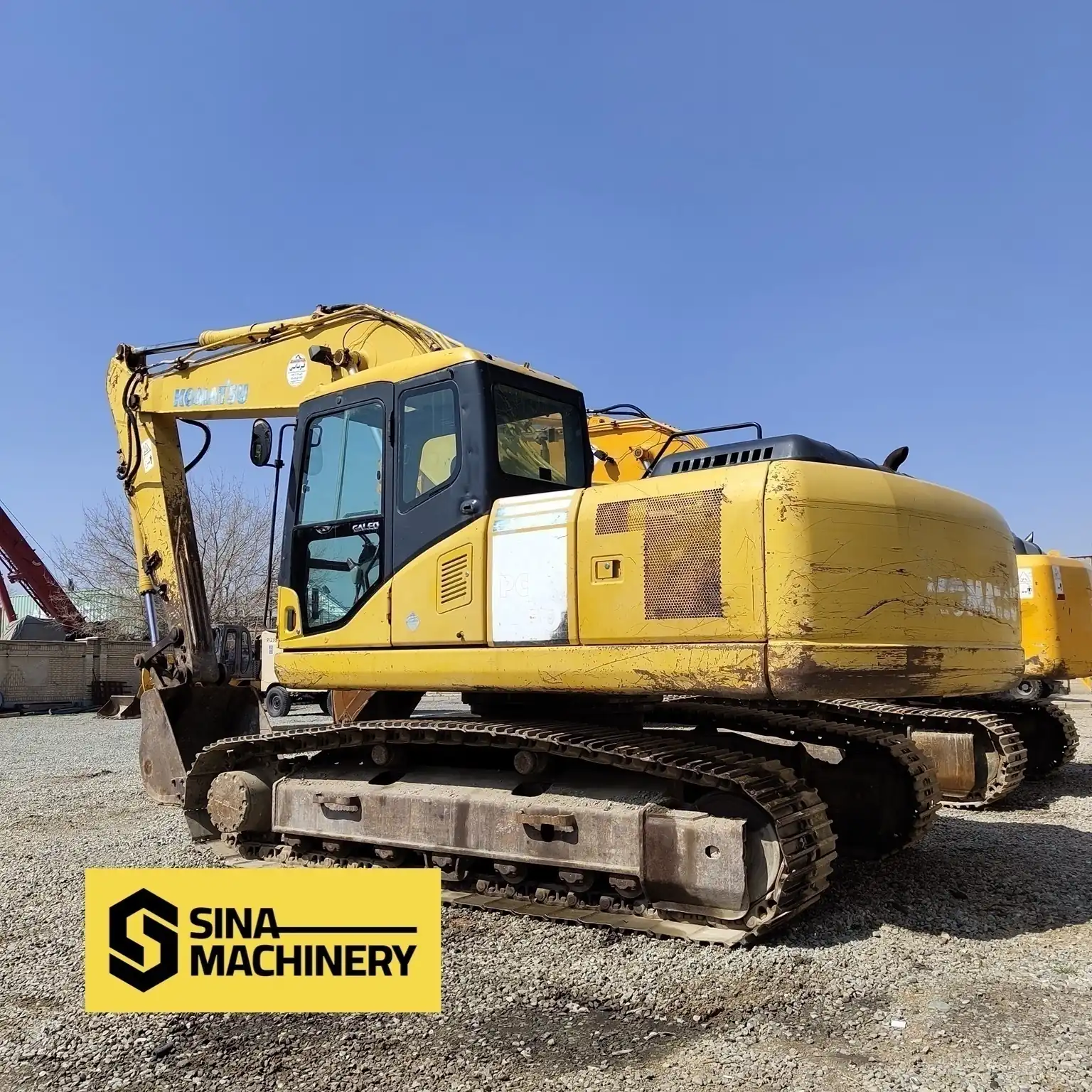 komatsu pc200-7 used excavator side view