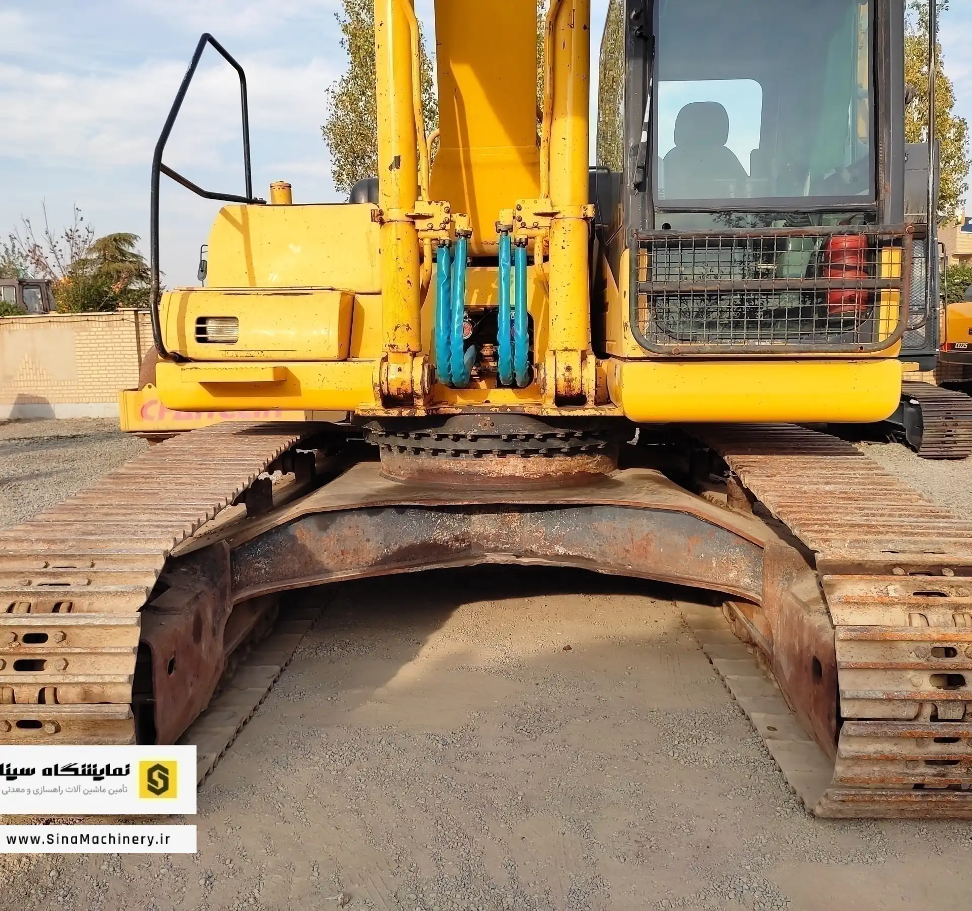 پایه دکل و شاسی پایین بیل مکانیکی کوماتسو ۳۰۰ KOMATSU PC300-7