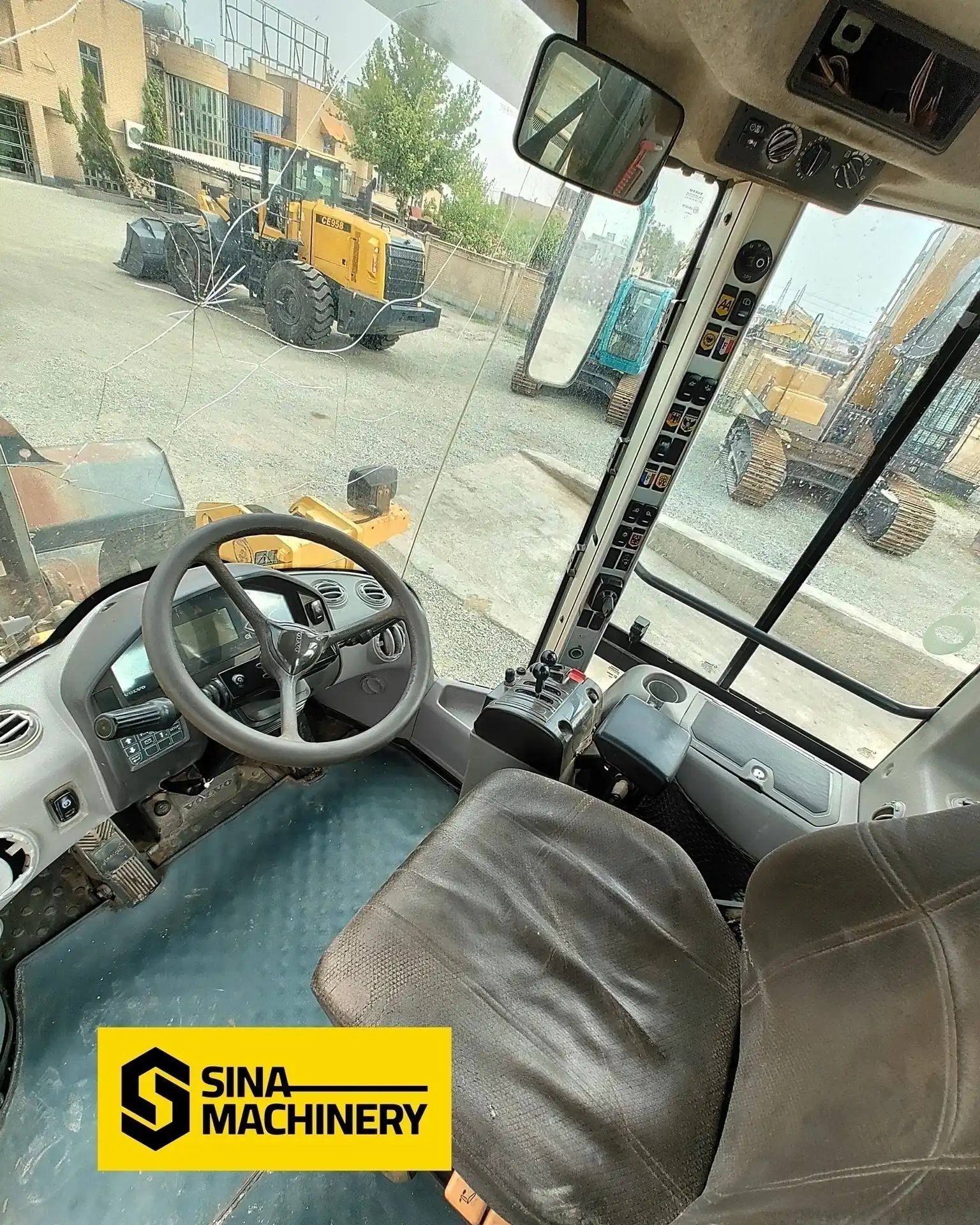 داخل کابین لودر ولوو volvo l90f هپکو