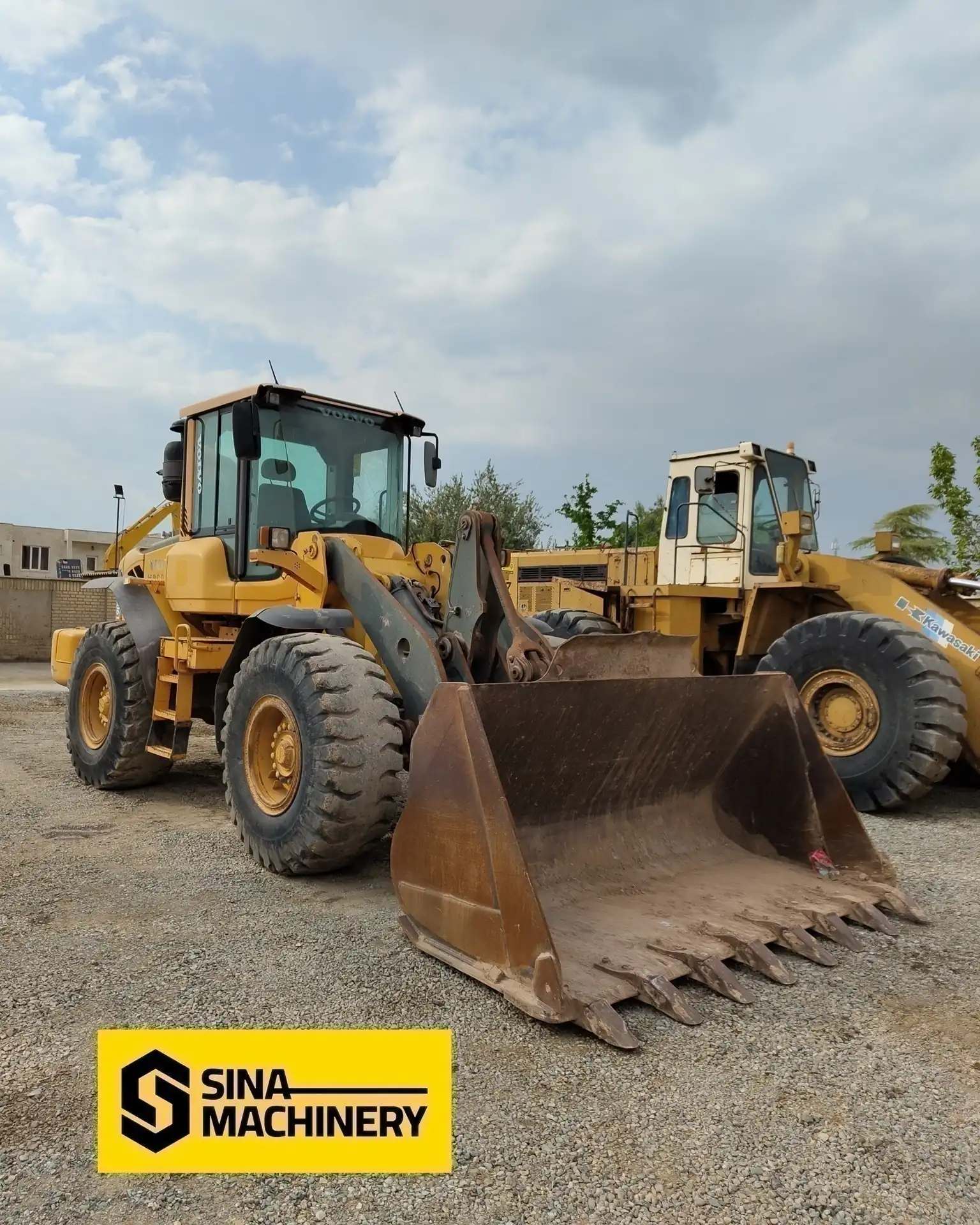 used VOLVO L90F loader 2009 Sina Machine
