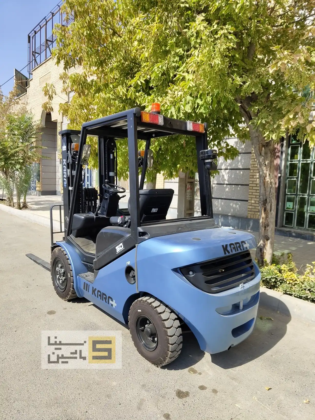 نمای عقبی لیفتراک دیزلی کارا پلاس KRD30 نمایندگی رسمی