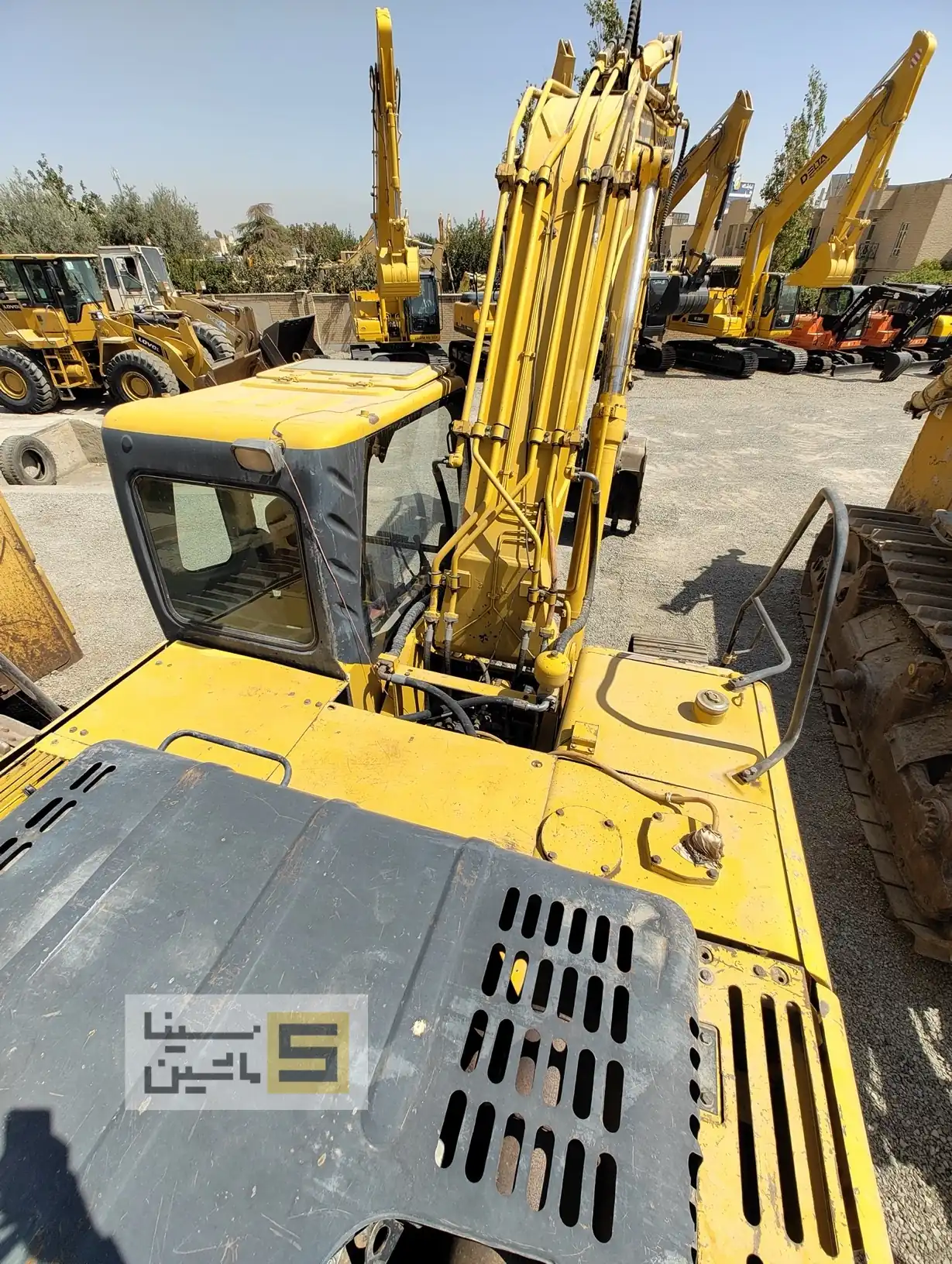 خرید و قیمت بیل مکانیکی زوملاین کارکرده مدل ۲۰۱۲ سینا ماشین