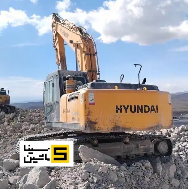 بیل مکانیکی هیوندای ۲۱۰ کاکرده ۲۰۱۲ آینه پشت